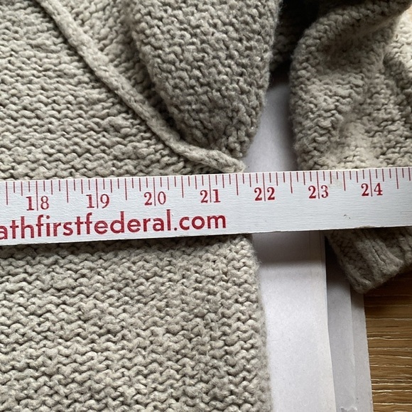 Moda International boatneck nubby
sweater Womens L beige wool blend Minimslist - Picture 12 of 12